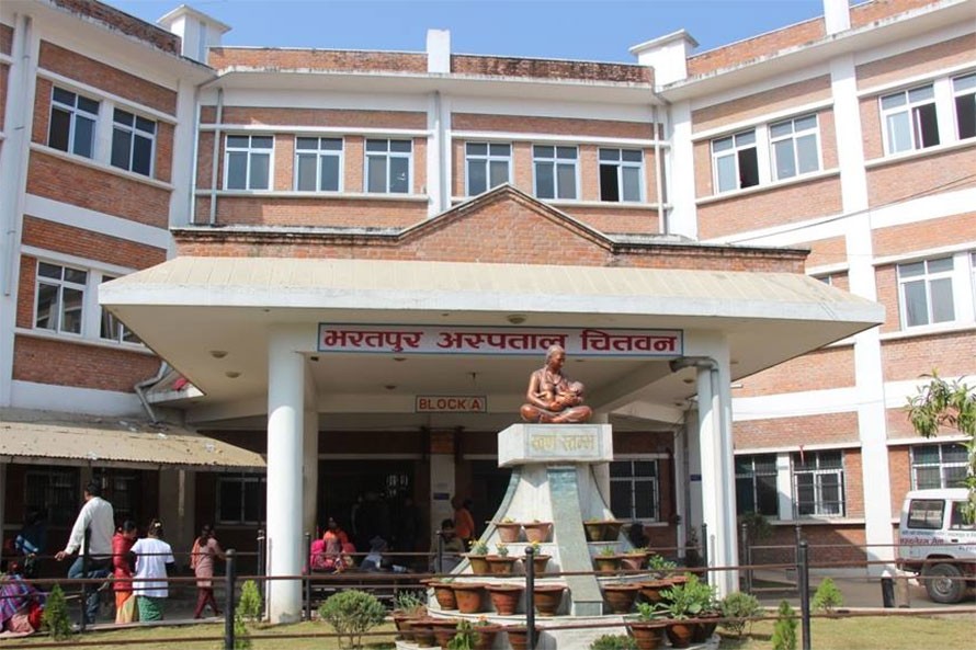 भरतपुर अस्पतालमा तीन डाइलासिस मेसिन थपियो