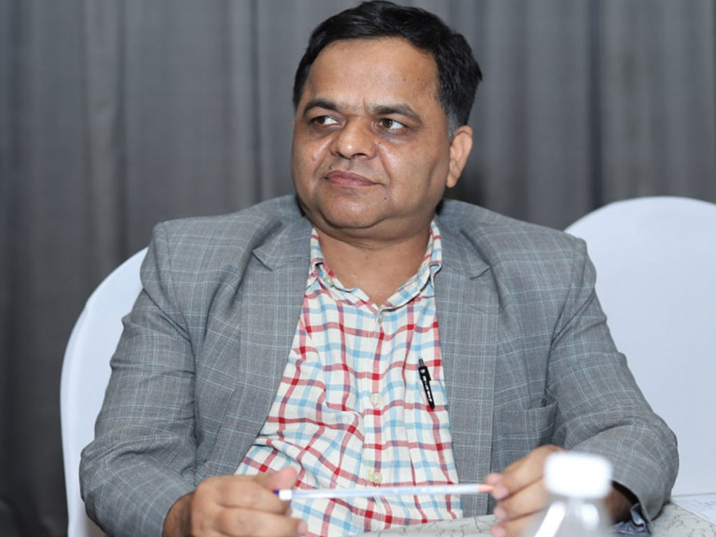 श्रम मन्त्रीकाे सल्लाहकारमा केशव बस्याल नियुक्त