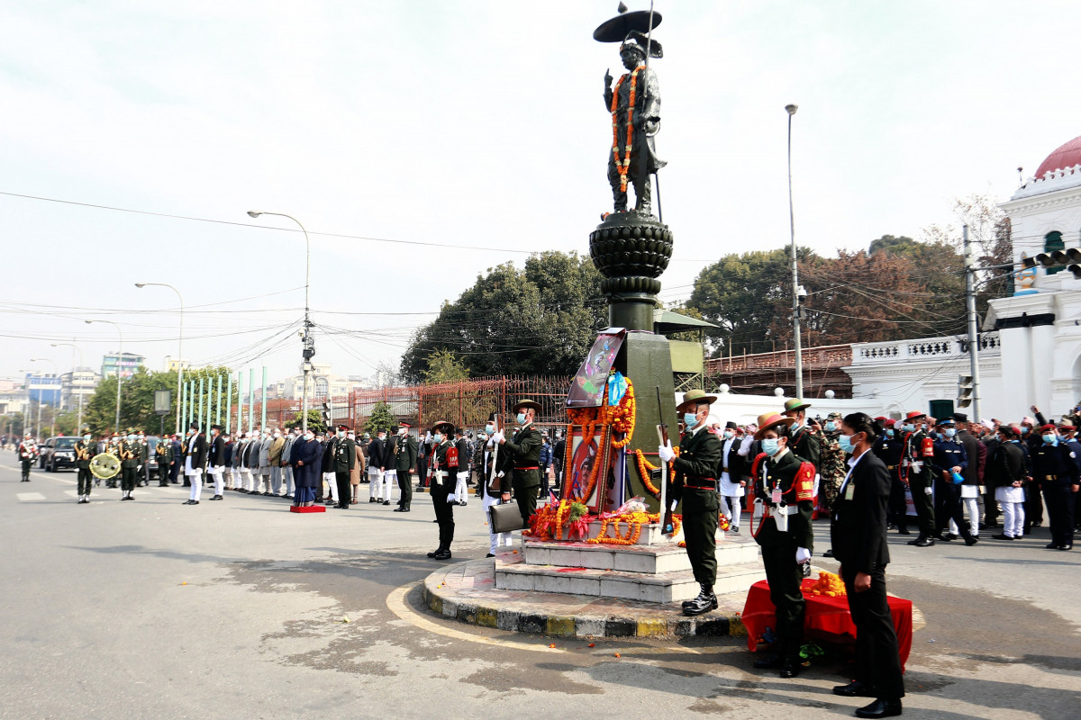 सेनाद्वारा जङ्गी अड्डामा राष्ट्र निर्माताप्रति सलामी र सम्मान अर्पण