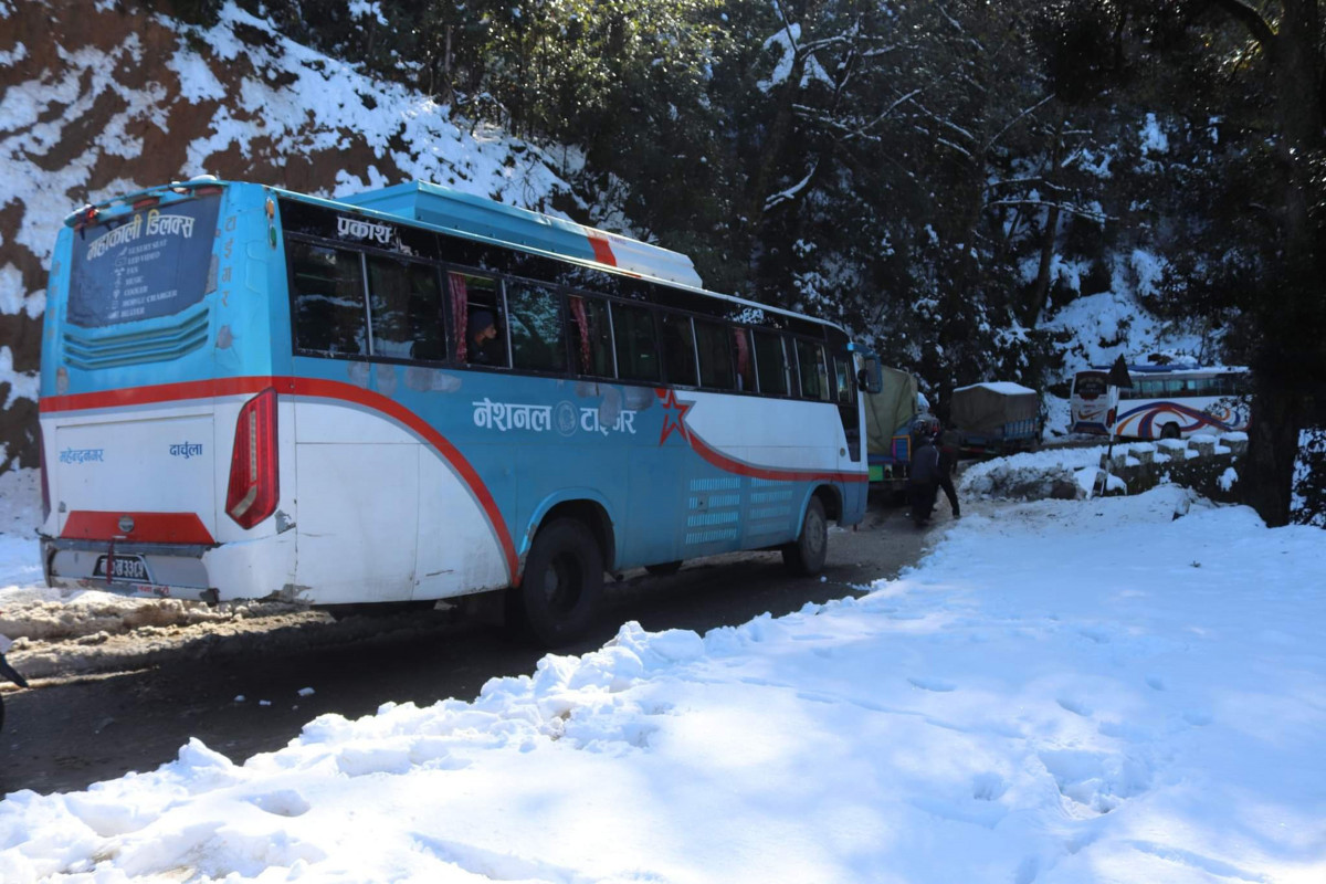 Snowfall_Clear_Bus (1).jpg