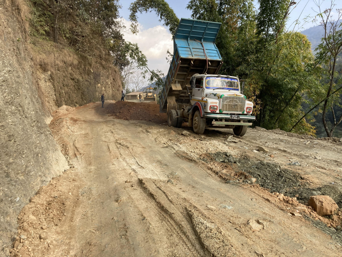 बेनी-मालढुङ्गा सडक  दैनिक पाँच घण्टा बन्द
