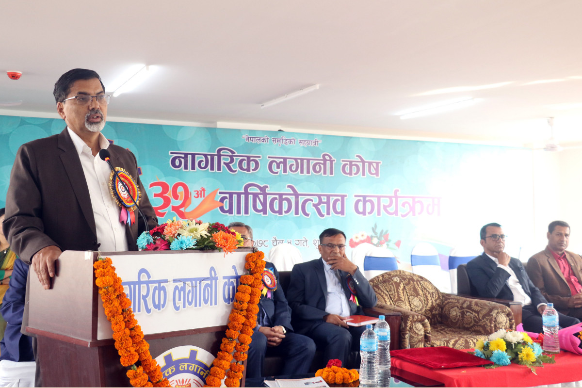 अर्थमन्त्री शर्मा भन्छन्– ठूलो परिमाणमा पैसा सिरानमुनि वा ओछ्यानमुनि कहाँ हरायो ?