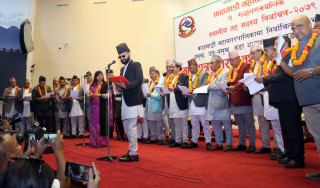 बालेन र सुनितासहित कामपाका १६० जनप्रतिनिधिले लिए शपथ