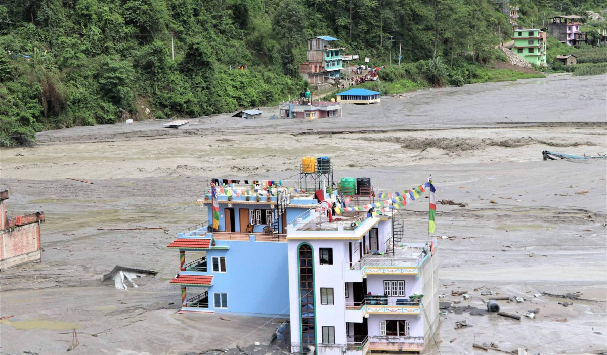 त्रासमा बाँच्न बाध्य स्थानीय, अझै सुरु भएन पुनःनिर्माण