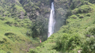 चाैलानी पानी बग्ने ‘चम्ला झरना’ पर्यटककाे आकर्षणमा