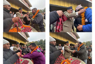 पार्टी प्रवेश गर्नेहरुलाई अध्यक्ष प्रचण्डद्वारा स्वागत