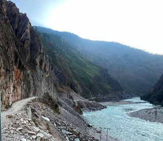 कर्णाली प्रदेशको महत्वपूर्ण आयोजनाका रुपमा रहेको भेरी करिडोर सडक स्तरोन्नती गर्न चार अर्ब बजेट