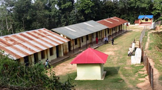 कक्षाकोठालाई वस्तुभाउबाट जोगाउन विद्यालयमा घेराबार