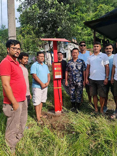 सिमलताल र धादिङको चरौँदीमा विपद्को सूचना दिने उपकरण