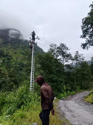 पाखापानी र पात्लेखेतमा केन्द्रिय प्रसारणलाइनको विद्युत् विस्तार