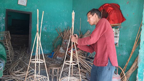 बेतबाँसका सामग्री बेचेर मासिक रु. ७० हजार आम्दानी