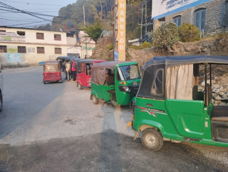 आम्दानीको स्रोत बन्यो अटो रिक्सा : मासिक रु. ४० हजार आम्दानी