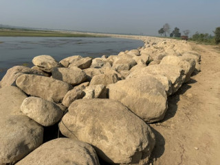 मोहना नदीमा ‘बिगबोल्डर’ तटबन्ध निर्माणपछि स्थानीयलाई राहत