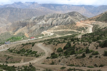 छुसाङ–घमी सडक स्तरोन्नति गर्न स्रोत सहमति सुनिश्चित