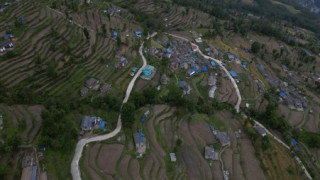 पर्यटकीय स्थल टोड्के जोड्ने सडक स्तरोन्नति