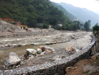 बस्ती जोगाउन तटबन्ध निर्माण