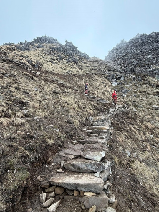 कठिन भूगोल छिचोल्दै पदमार्ग निर्माण