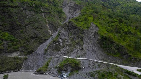 फापरखेत पहिरोको विकल्पमा मोटरेबल पुल